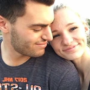 Meet your Posher, Lia